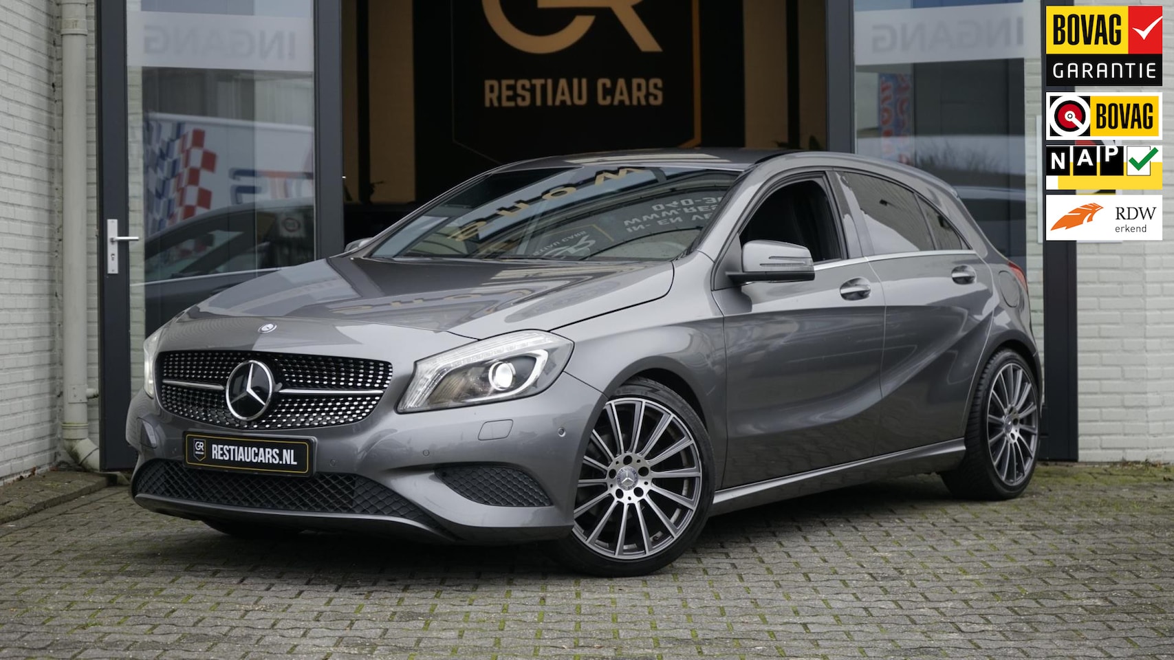 Mercedes-Benz A-klasse - 180 Ambition AIRCO-BLUETOOTH-HALF LEDER-NAVIGATIE-PARKEERSENSOREN-TREKHAAK-XENON - AutoWereld.nl