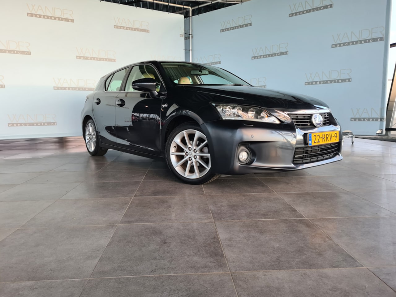 Lexus CT 200h - Hybrid /Luxe lederen bekleding/Climate control/Navi/Cruise/Key-less - AutoWereld.nl