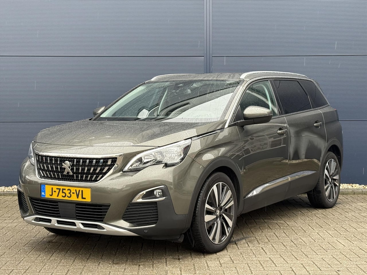Peugeot 5008 - 1.2 PureTech 130pk Allure | Navigatie | Carplay | Trekhaak | 7-zits | Climate control| - AutoWereld.nl