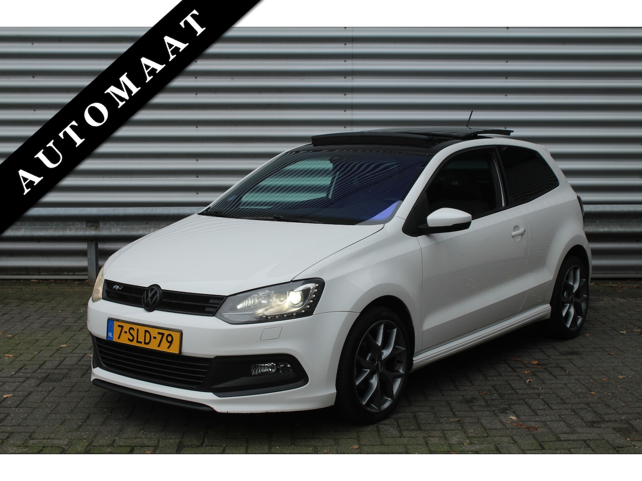 Volkswagen Polo - 1.2 TSI 90pk R-Line Edition DSG7 NL-Auto NAP Panoramadak Clima Cruise Carplay Camera Stoel - AutoWereld.nl
