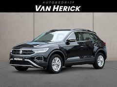 Volkswagen T-Roc - 1.5 TSI 150PK Life Automaat | Virtual Cockpit | ACC | Winterpakket