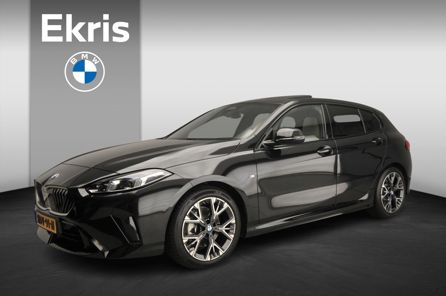 BMW 1-serie - 120 | M-Sportpakket | LED | Leder | Navigatie | Active cruise | Schuifdak | Keyles go | DA - AutoWereld.nl