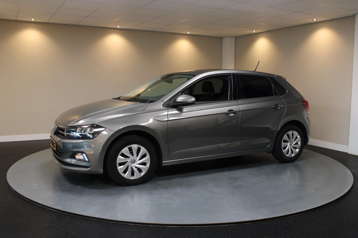 Volkswagen Polo - 1.0 TSI Comfortline *Wireless Carplay* Adapt.Cruise|Navi|PDC|All-seasons - AutoWereld.nl