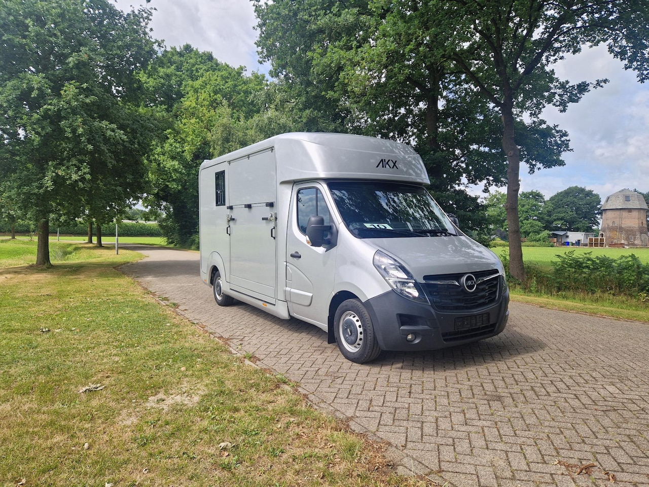 Opel Movano - Occasion paardenwagen AKX Opel Movano hengsten uitvoering - AutoWereld.nl
