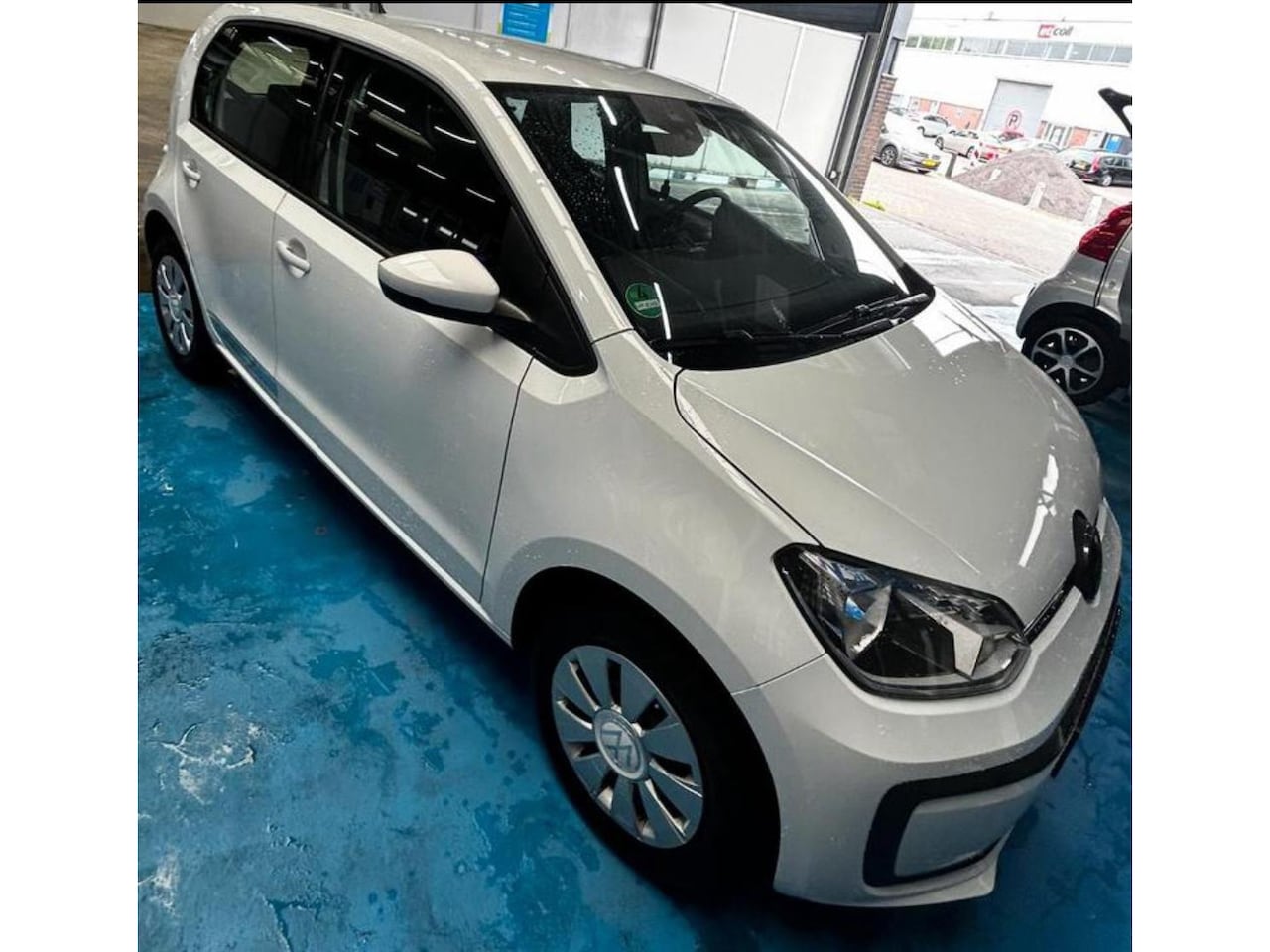 Volkswagen Up! - 1.0 MET NAVIGATIE, AIRCO & APK TOT 18-05-2026! - AutoWereld.nl