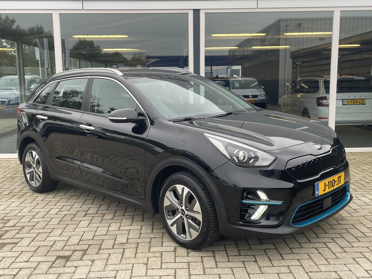 Kia e-Niro - DynamicLine 64 kWh 50% deal 9.000,- ACTIE Stoelverwarming / Carplay / Clima / Cruise / 1-2 - AutoWereld.nl