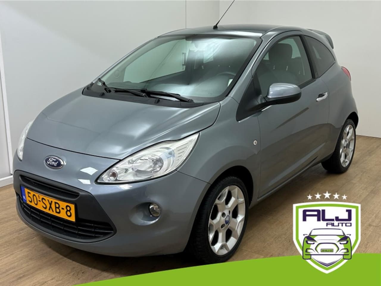 Ford Ka - Occasion 1.2 Titanium X start/stop | Grijs | Airco | Tweedehands Ford Ka | Sportieve velge - AutoWereld.nl