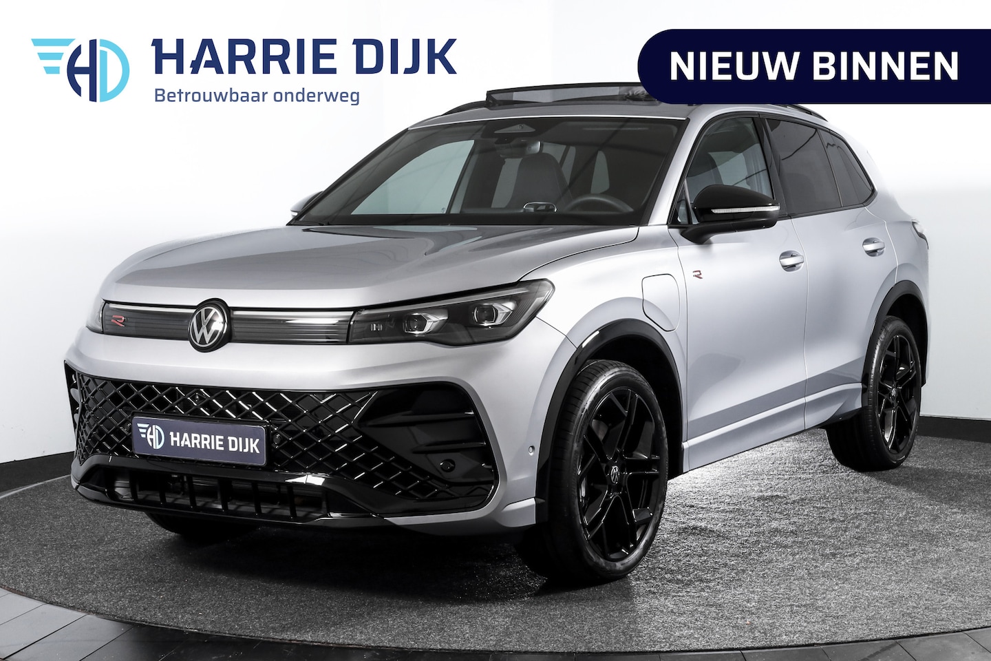 Volkswagen Tiguan - 1.5 eHybrid 272 PK R-Line Edition | Black Style | Assistance Plus | Elek. Trekhaak | S/K-p - AutoWereld.nl