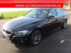 BMW 3-serie - 330e High Executive // M-PAKKET //