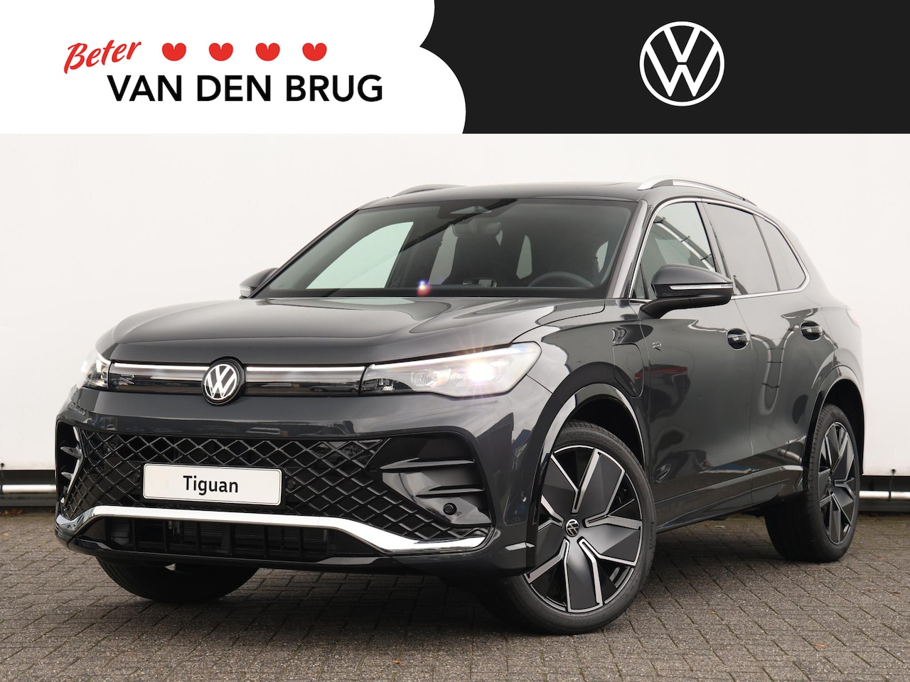 Volkswagen Tiguan - R-Line-Edition 1.5 eHybrid 150 kW / 204 pk SUV 6 v | Panoramadak | Keyless | Camera | Trek - AutoWereld.nl