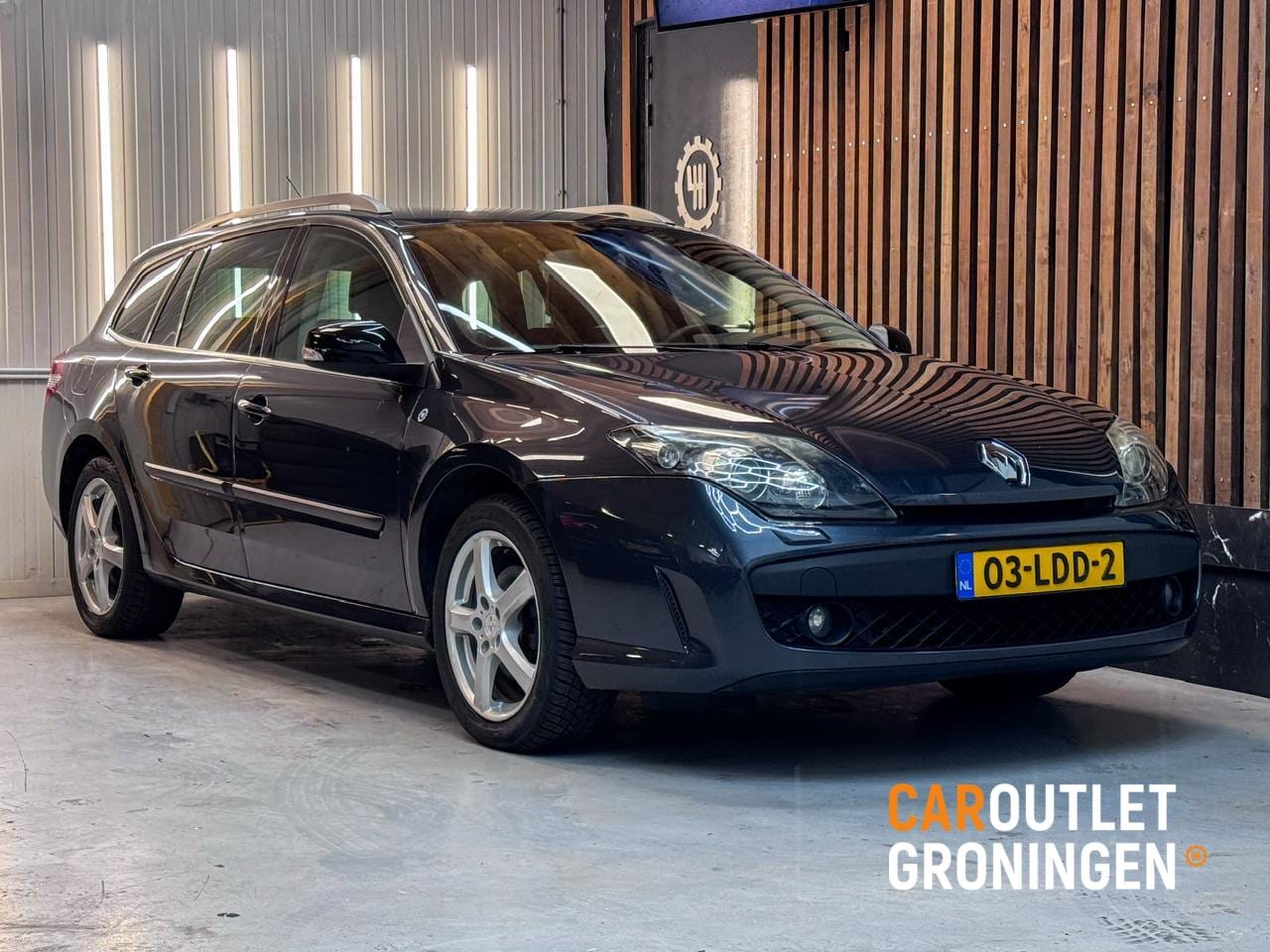 Renault Laguna Estate - 2.0 16V Dynamique | XENON | PDC | TREKHAAK - AutoWereld.nl