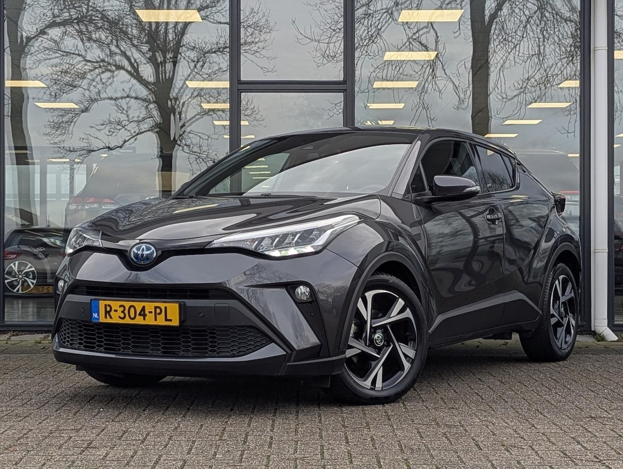 Toyota C-HR - 1.8 Hybrid Style | Afn. trekhaak | Stoelverwarming | Dodehoek | PDC V+A | ACC - AutoWereld.nl