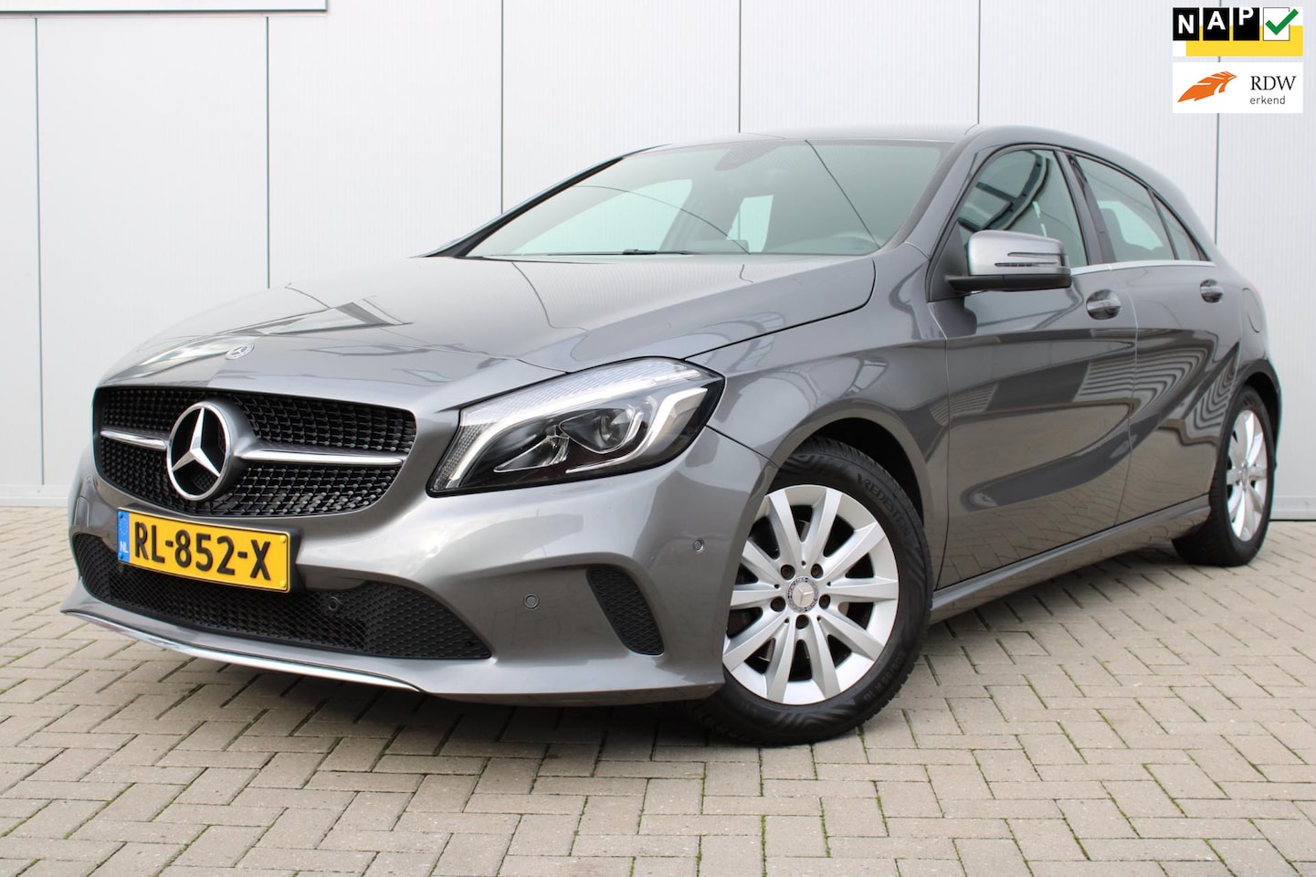 Mercedes-Benz A-klasse - 180 Business Solution AUT I CRUISE I NAP I NAVI I CAM I PDC I STOEL.VERW - AutoWereld.nl