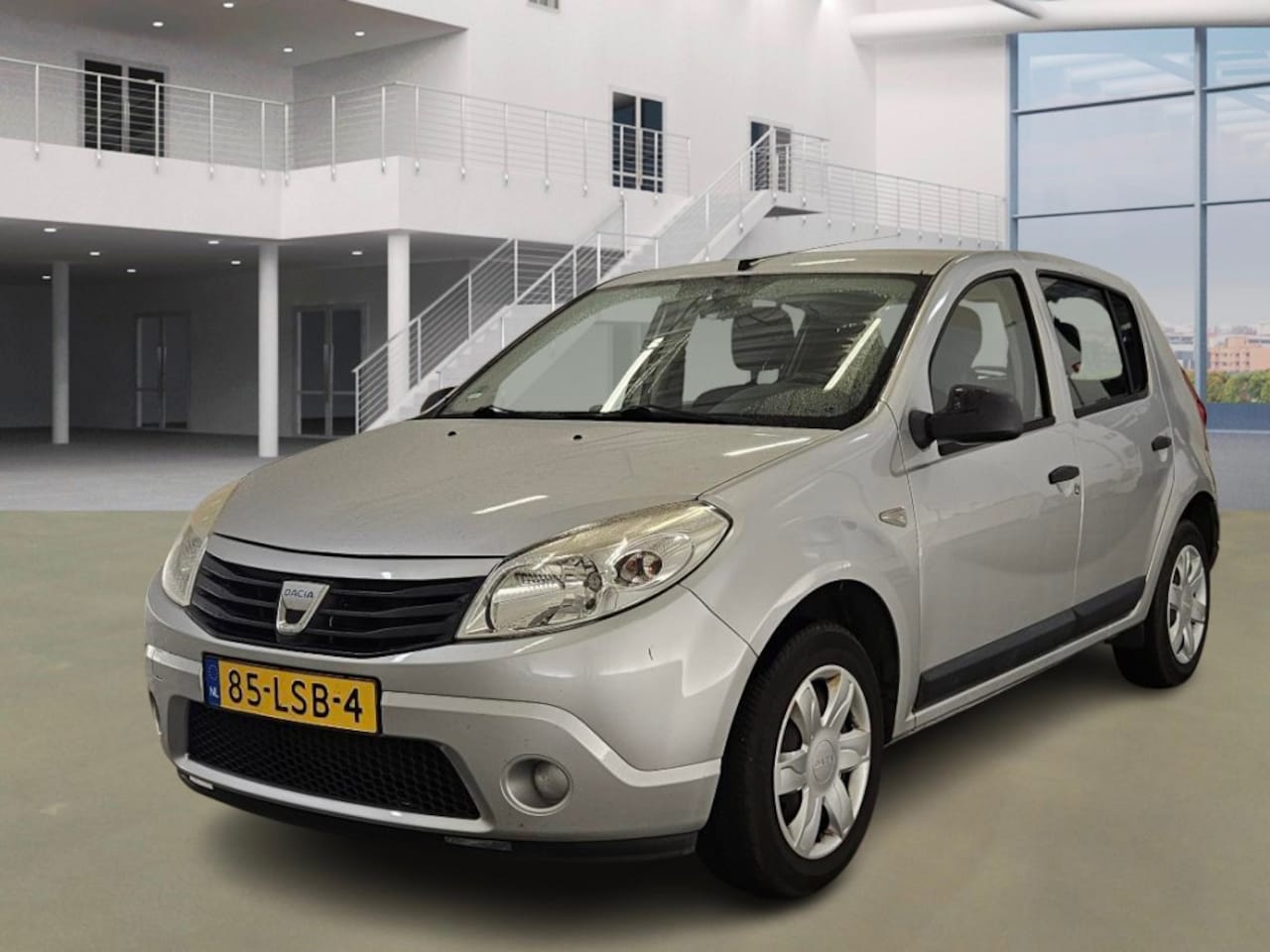 Dacia Sandero - 1.2 Ambiance/ LAAG KM - AutoWereld.nl