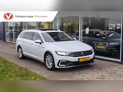 Volkswagen Passat Variant - 1.4 TSI PHEV GTE Business | Automaat | Pano| ACC | Keyless | 360° camera