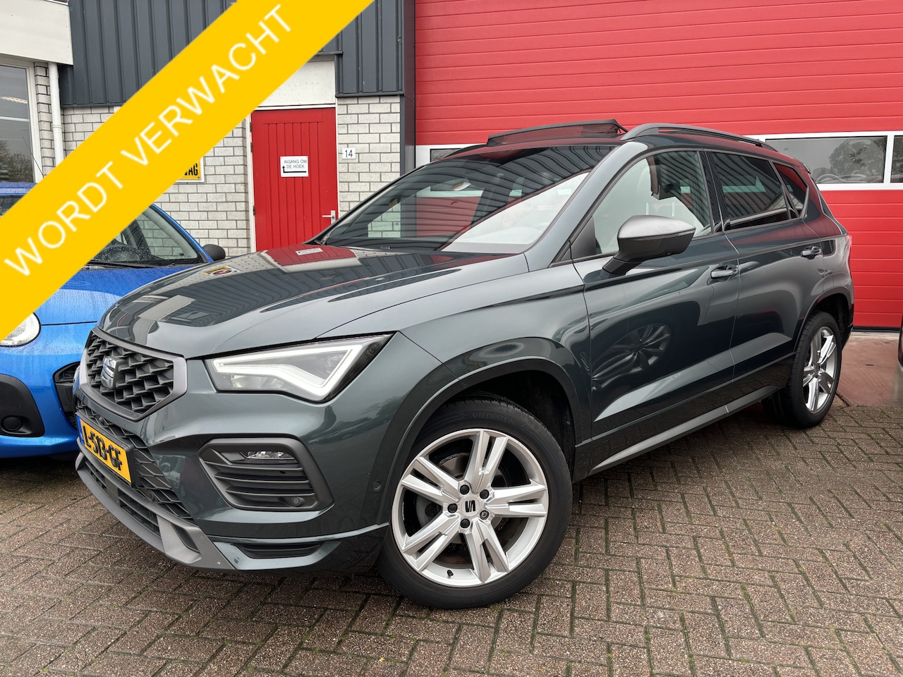 SEAT Ateca - 1.0 TSI FR Business Intense PANORAMADAK / FULL LED / KEYLESS / 360GR CAMERA / CARPLAY / DO - AutoWereld.nl