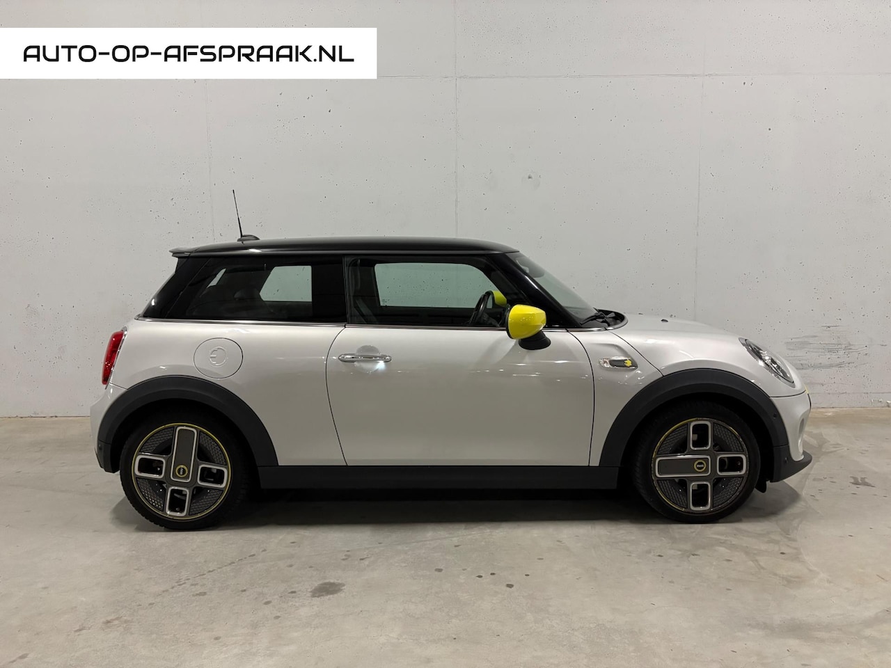 MINI Mini-Electric - BTW 21% HarmanKardon Camera Head Up Leer - AutoWereld.nl