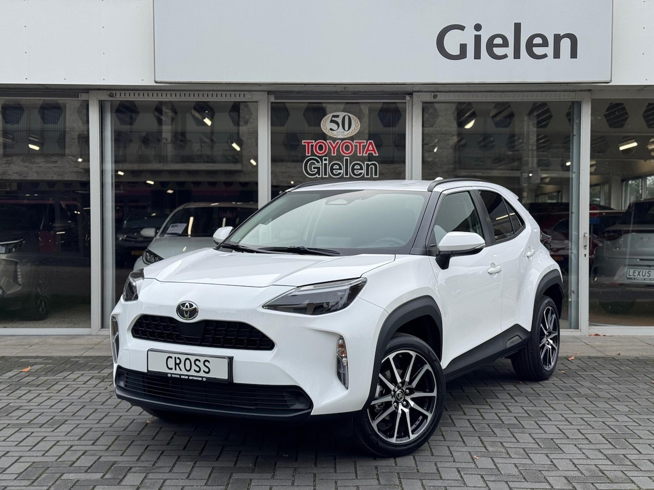 Toyota Yaris Cross - 1.5 Hybrid 116pk Dynamic | Stoelverwarming, 18 inch, Apple carplay/Android auto, Parkeerca - AutoWereld.nl