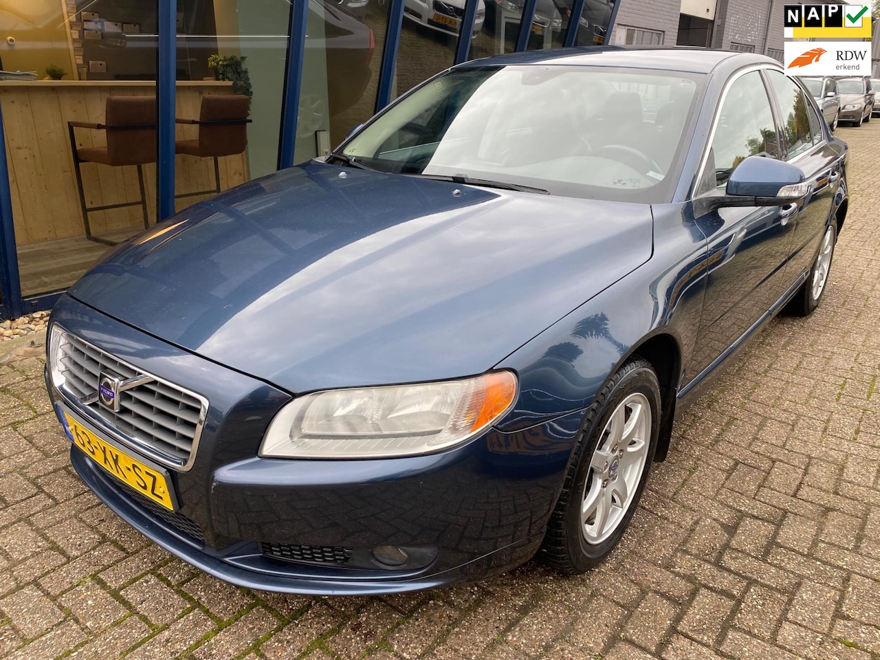 Volvo S80 - 2.5 T Momentum Automaat LEER / NAVI / TREKHAAK - AutoWereld.nl