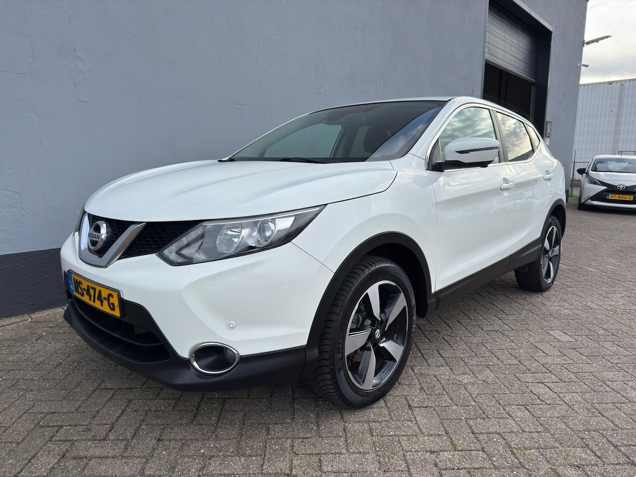 Nissan Qashqai - 1.2 N-Connecta - Navigatie - AutoWereld.nl