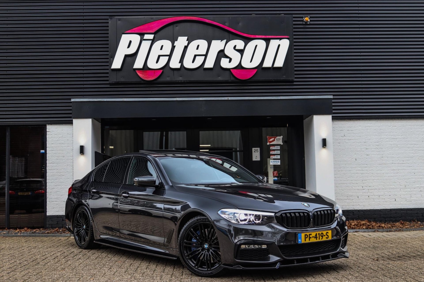 BMW 5-serie - 540i M-Pakket NAP PANO 360 CAMERA XENON CLIMA - AutoWereld.nl