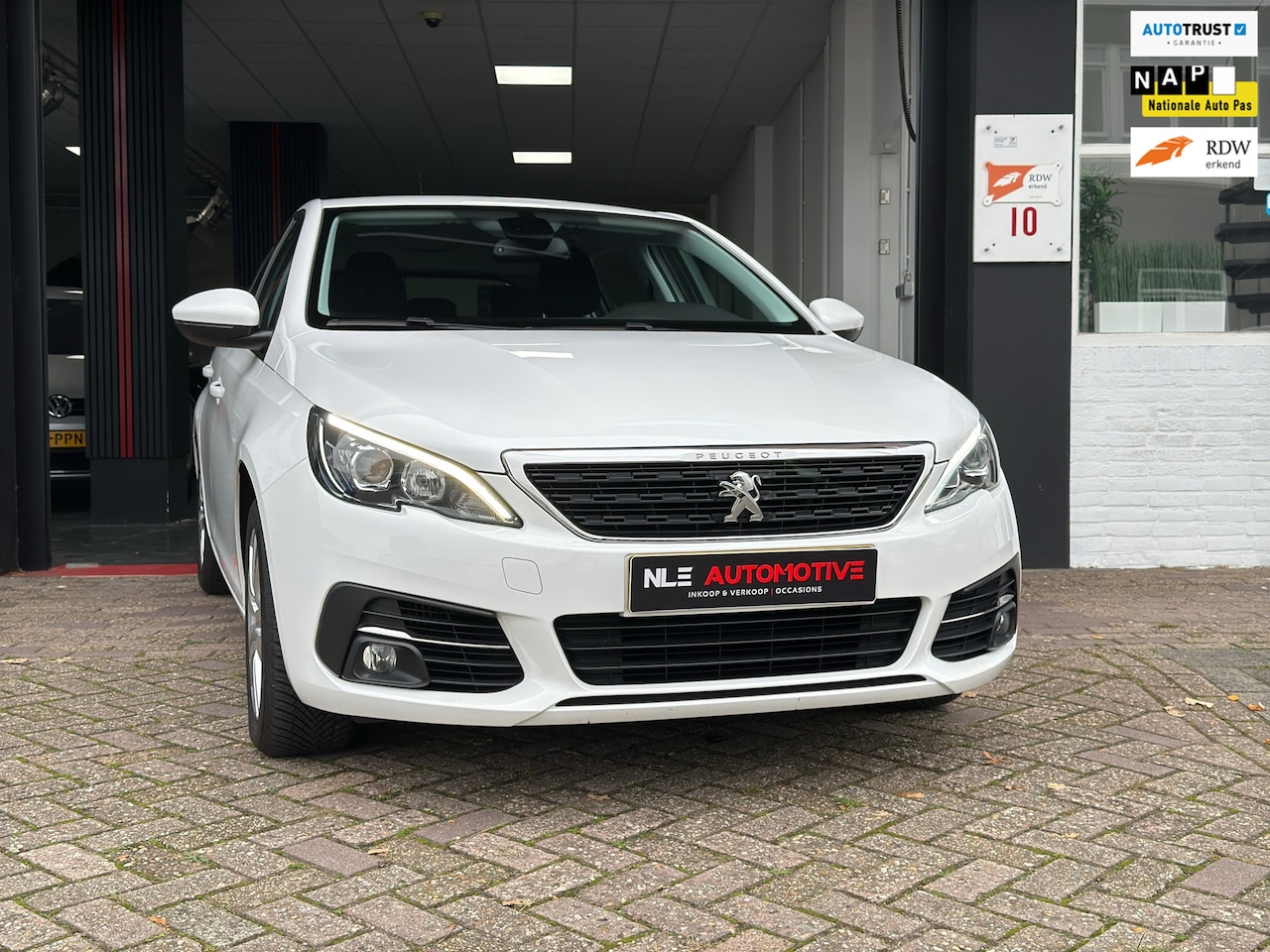 Peugeot 308 - 1.2 PureTech Active Pack 1.2 PureTech Active Pack - AutoWereld.nl