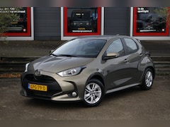 Toyota Yaris - 1.5 Hybrid 115 Active | Trekhaak | All-Season banden | Apple Carplay |