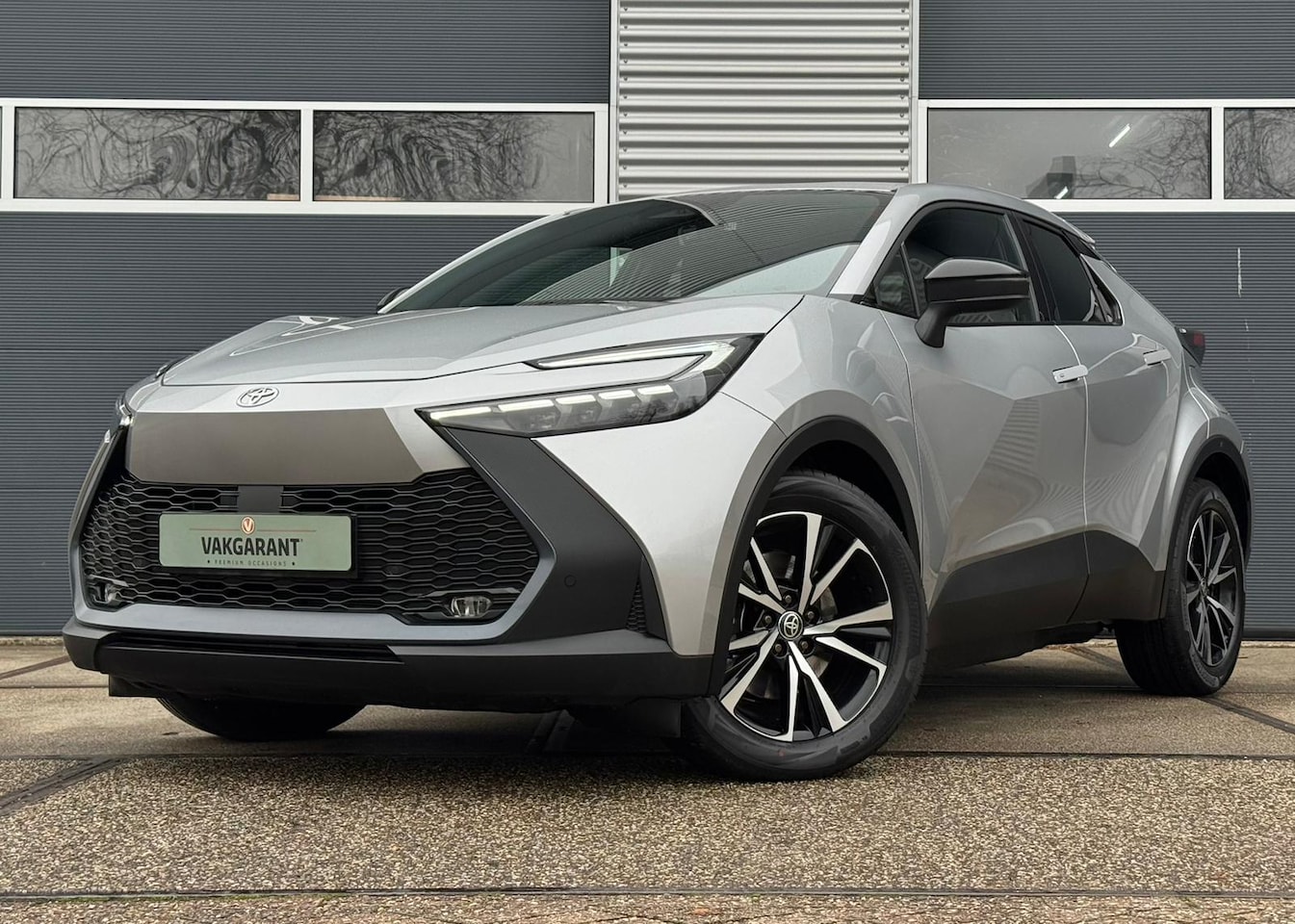 Toyota C-HR - 2.0 Plug-in Hybrid 220 Business |Stoel/Stuurverw. |Camera |ACC |Carplay - AutoWereld.nl