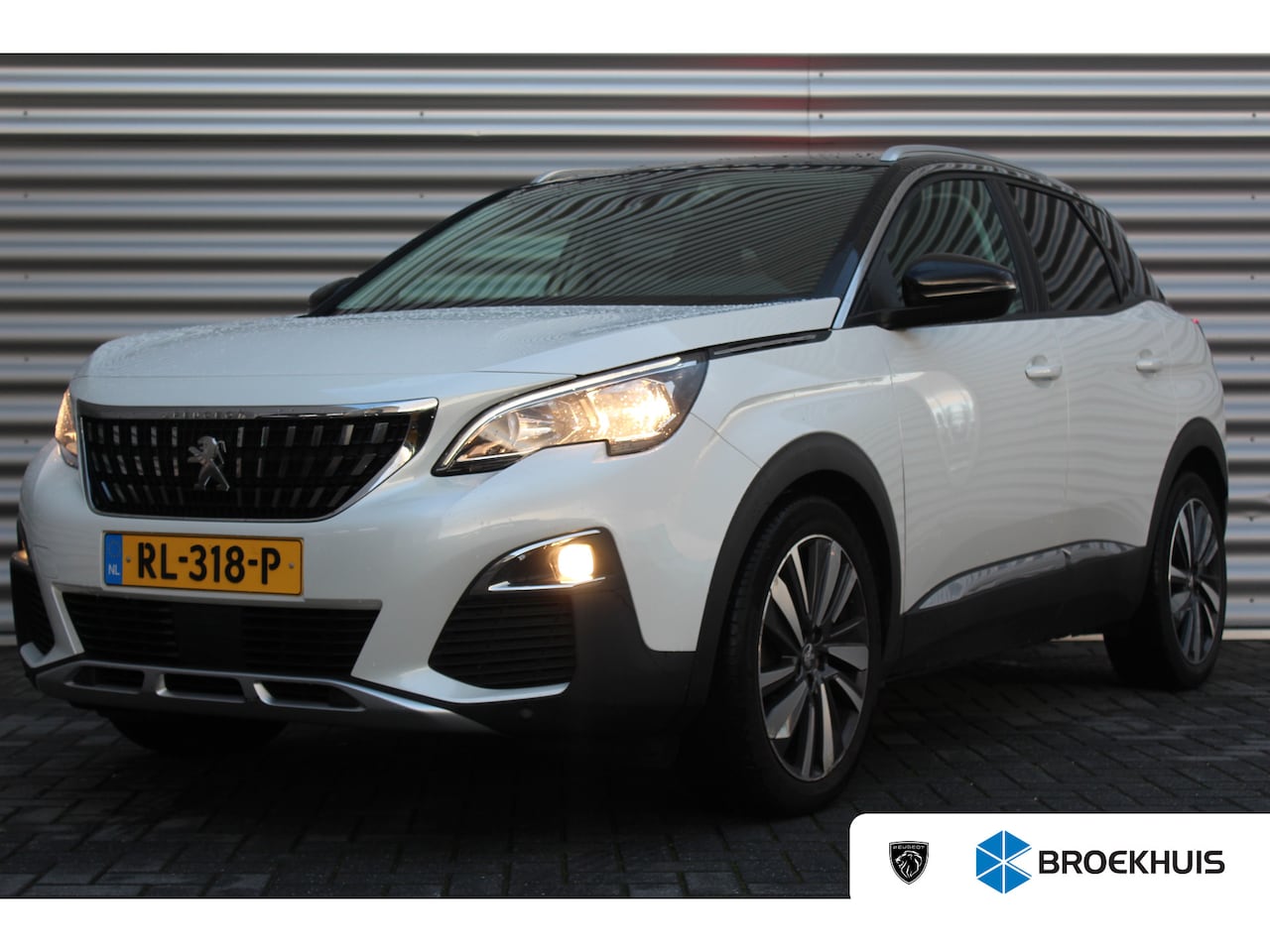 Peugeot 3008 - 1.2 PURETECH 130PK ALLURE / NAVI / LEDER / CLIMA / LED / PDC / 19" LMV / CAMERA / KEYLESS - AutoWereld.nl