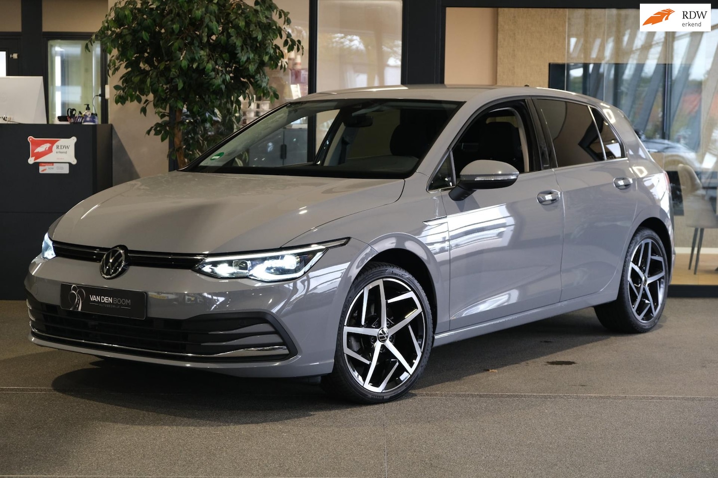 Volkswagen Golf - 8 1.5 eTSI Style DSG Navi Virtual IQ Led Cam Pdc Acc - AutoWereld.nl