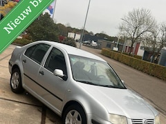 Volkswagen Bora - 1.6-16V