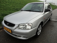 Hyundai Accent - 1.5i LS Automaat Nw Apk