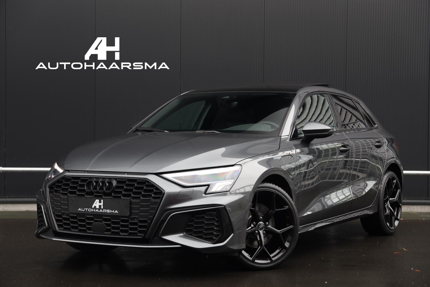 Audi A3 Sportback - 40 TFSI e S-Line Pano Stoelverwarming B&O Clima Black Optic Getint Glas CarPlay - AutoWereld.nl