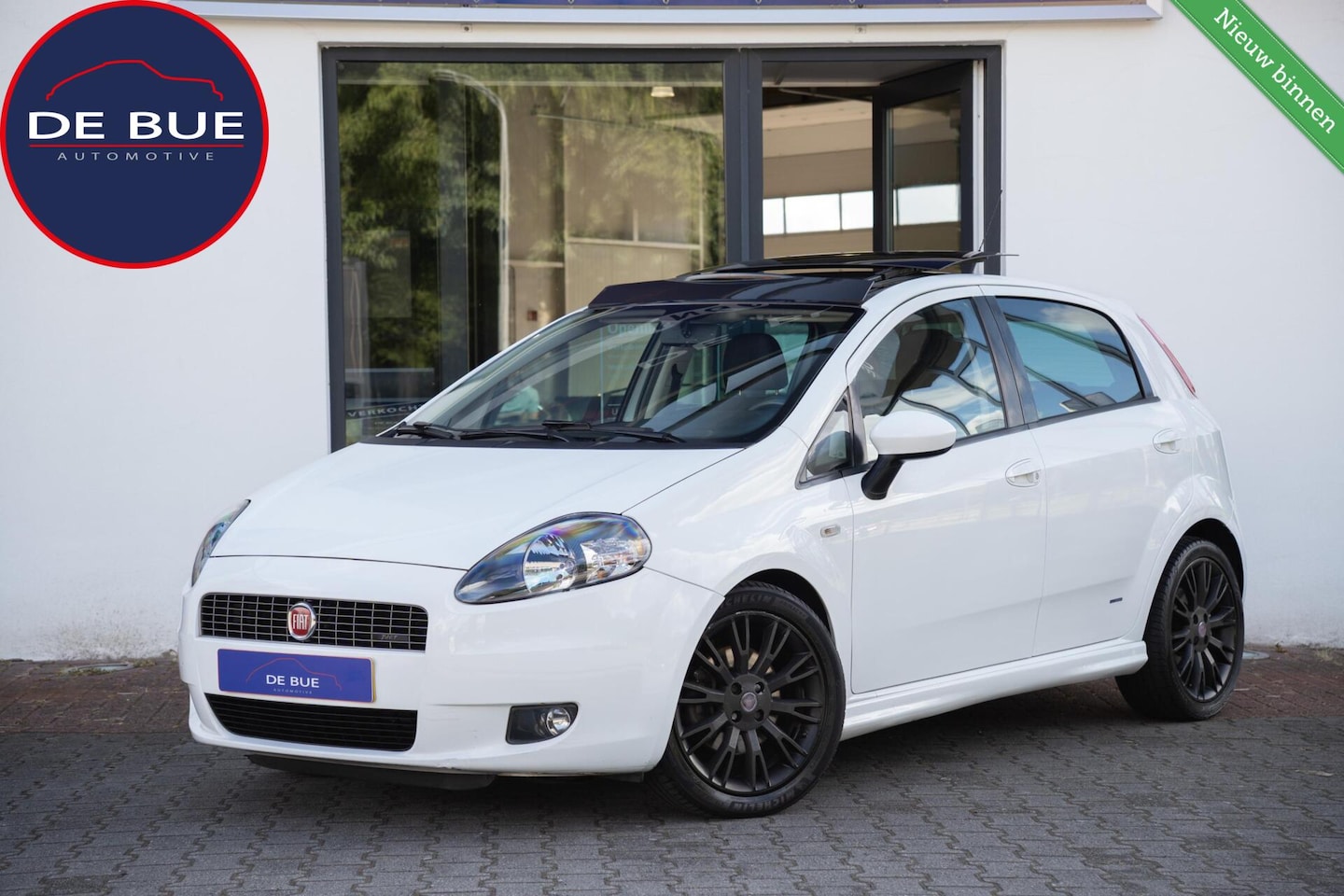 Fiat Grande Punto - 1.4-16V Sport 120PK|Panoramadak|Abarth|Clima|Cruise|Blue&Me|Keurig Verzorgd - AutoWereld.nl