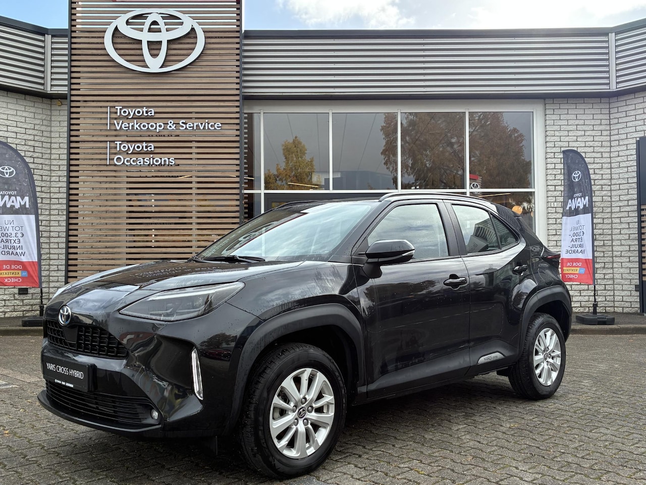 Toyota Yaris Cross - HYBRID 115 DYNAMIC HEAD-UP STOEL/STUURVERW EL-ACHTERKLEP APPLE/ANDROID KEYLESS NAVI - AutoWereld.nl