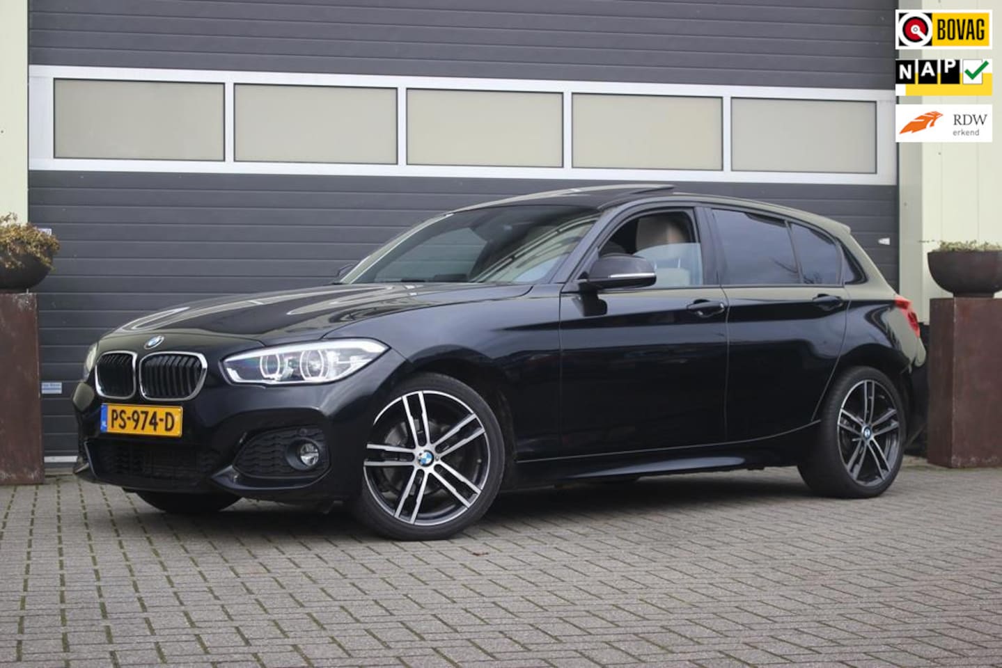 BMW 1-serie - 118i High Executive M Sport | Glasdak | Navigatie Professional | - AutoWereld.nl