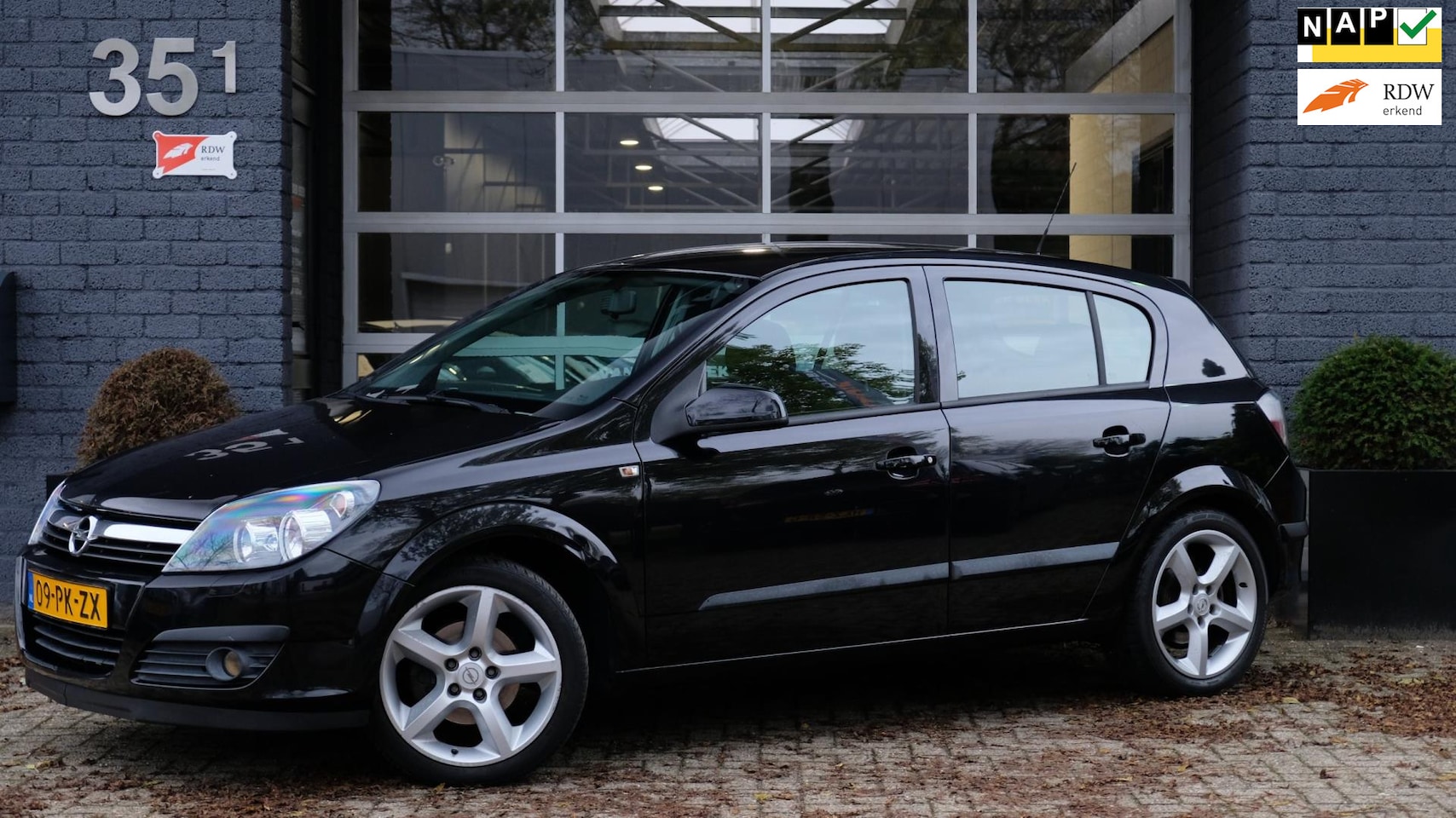 Opel Astra - 1.8 Sport Airco|Cruise|Bluetooth - AutoWereld.nl