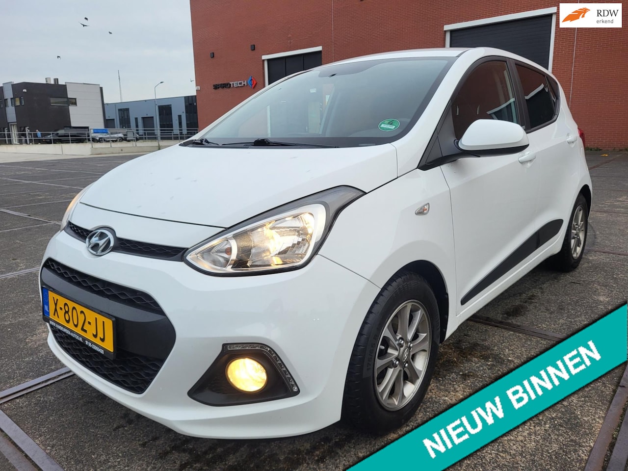 Hyundai i10 - 1.0i i-Motion Comfort Plus GOED LEZEN !!!!! - AutoWereld.nl