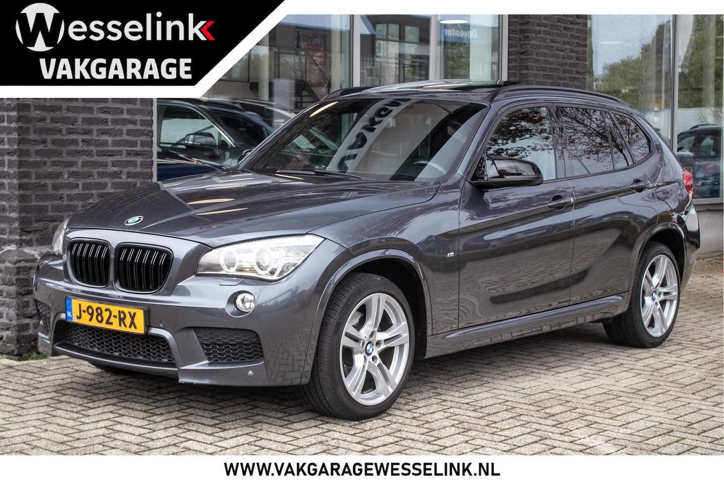 BMW X1 - xDrive20i Executive - pano/schuif kanteldak - AutoWereld.nl
