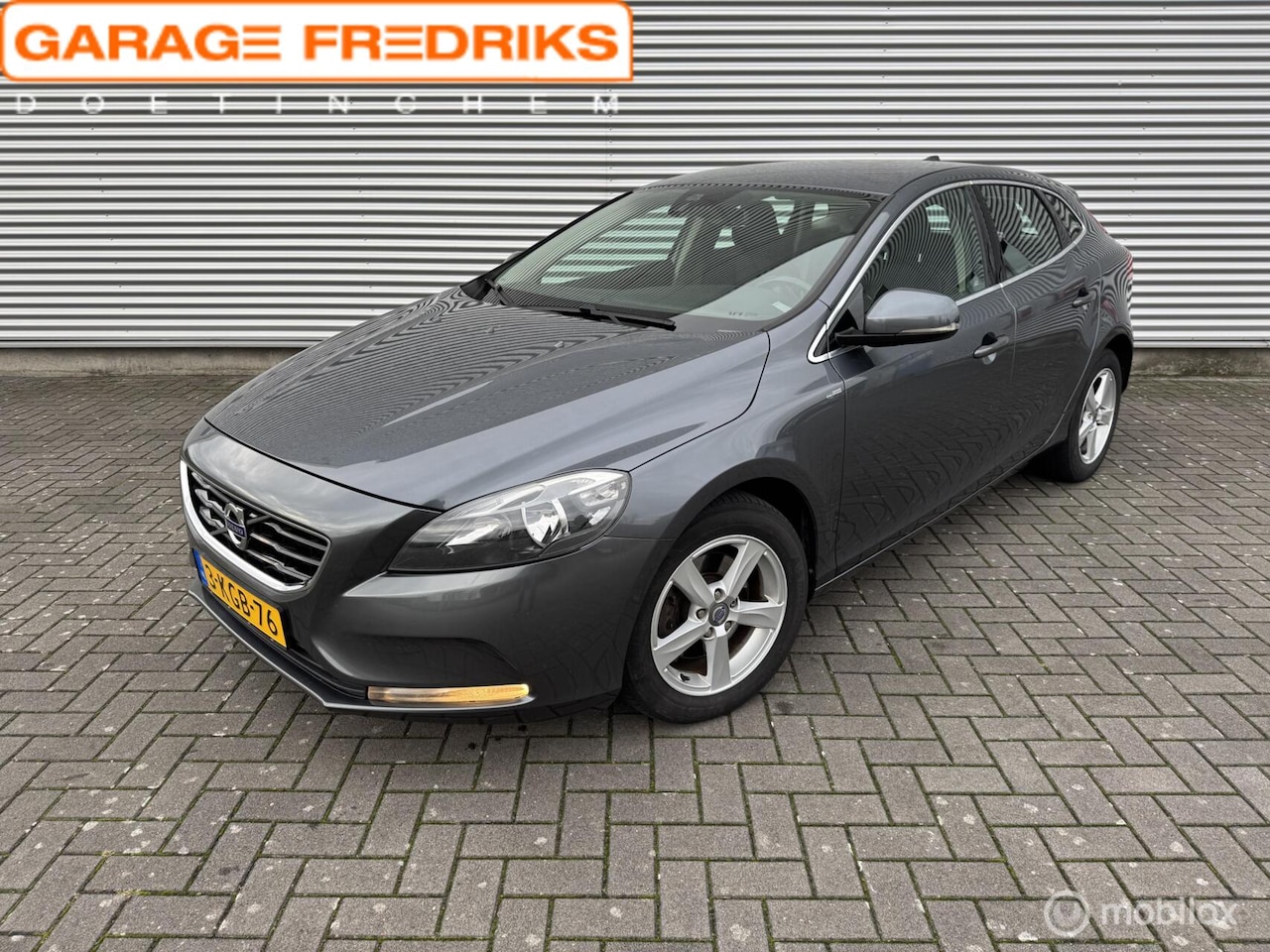 Volvo V40 - 1.6 T3 Momentum | Navi | Parkeersensoren | - AutoWereld.nl