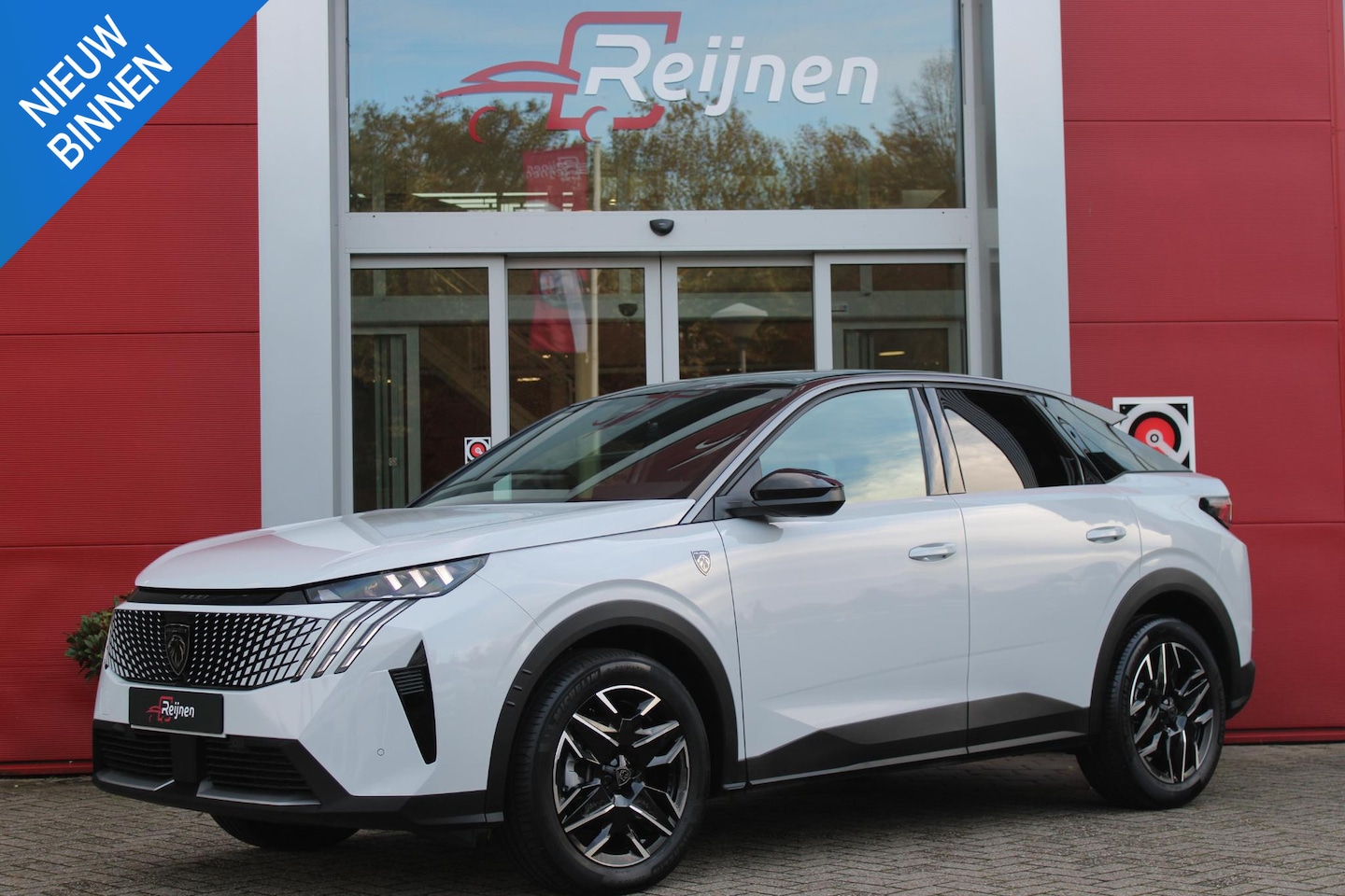 Peugeot 3008 - 1.2 Hybrid 145PK GT | ELEKTRISCH BEDIENBARE ACHTERKLEP | NAVIGATIE | DRAADLOZE APPLE CARPL - AutoWereld.nl