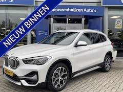 BMW X1 - sDrive20i High Executive | Stoelverwarming | Led | Leder | Sfeerverlichting |