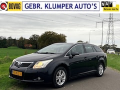Toyota Avensis Wagon - 1.8 VVTi Dynamic Airco/ECC, Cruise, Navi, Trekhaak, 2e Eigenaar
