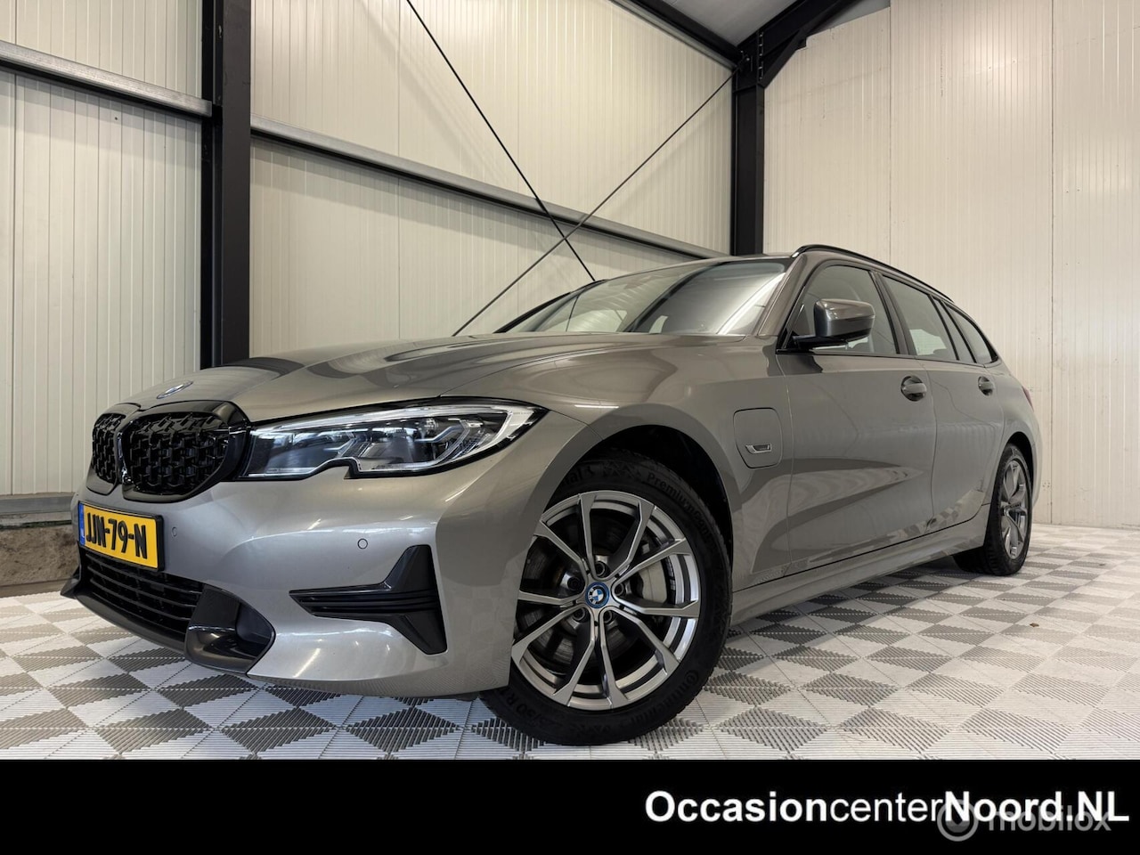 BMW 3-serie Touring - 330e Sport Line | Laser | HUD | PANO - AutoWereld.nl