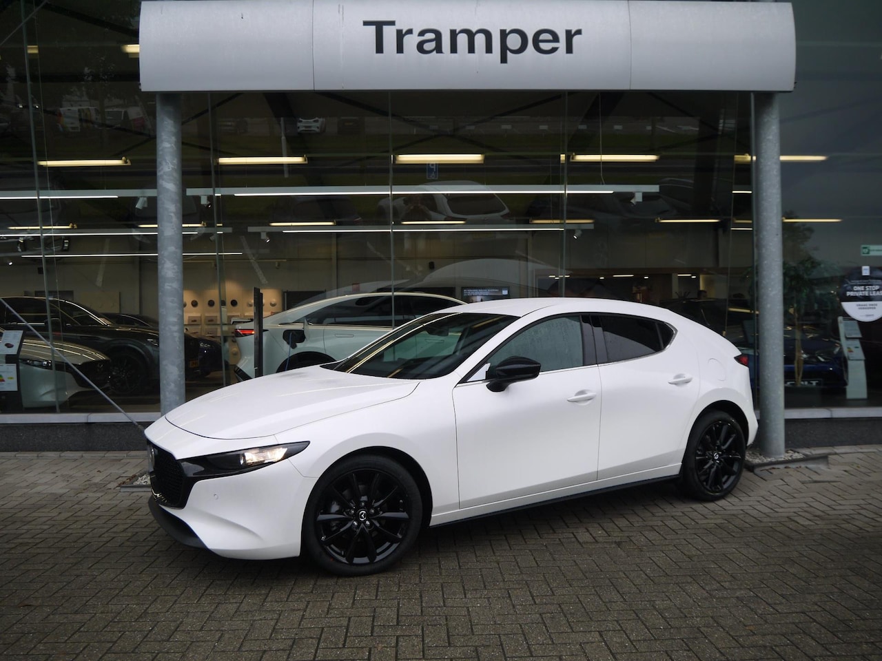 Mazda 3 - 2.5 e-SkyActiv-G M Hybrid 140 Homura 2.5 e-SkyActiv-G M Hybrid 140 Homura - AutoWereld.nl