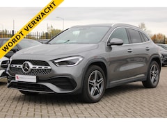 Mercedes-Benz GLA-Klasse - 250e AUT8 AMG Line PANORAMADAK DISTRONIC SFEER CARPLAY TREKHAAK MUTLIBEAM KEY-LESS GO