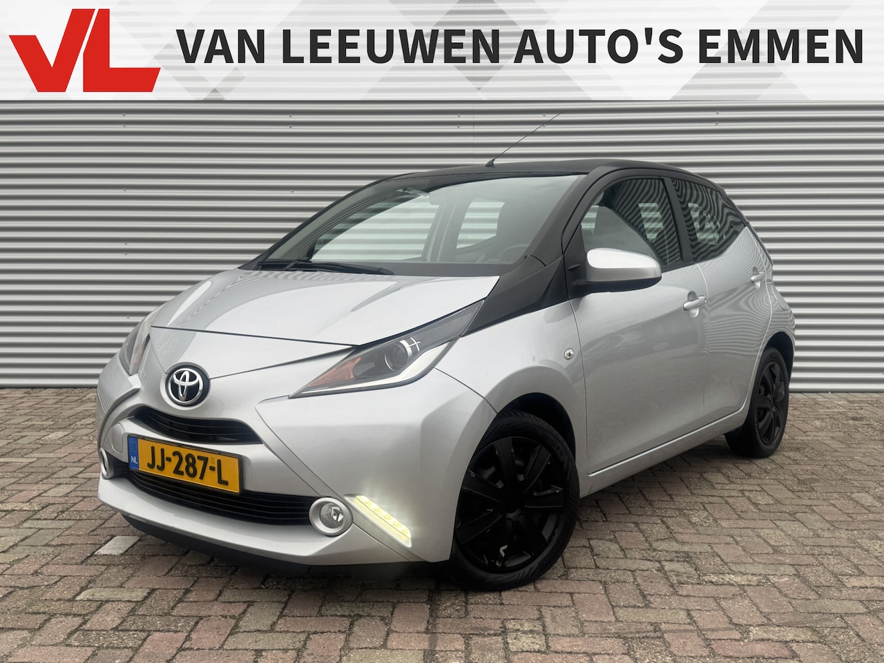 Toyota Aygo - 1.0 VVT-i x-play | Nieuw Binnen! | Camera | Airco | Cruise - AutoWereld.nl