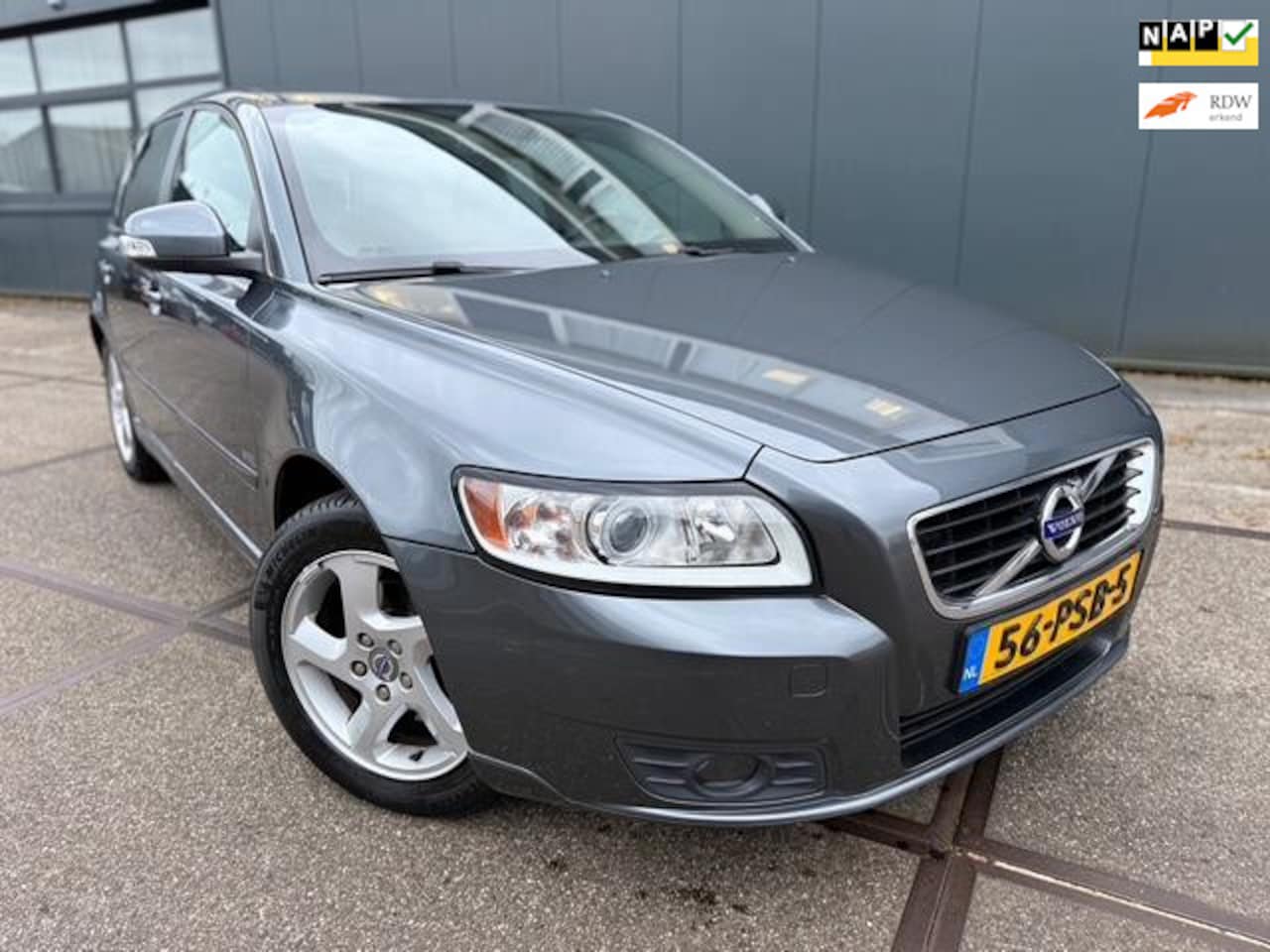 Volvo V50 - 2.0 Sport * NAP * APK * NAVI * BLUETOOTH * - AutoWereld.nl