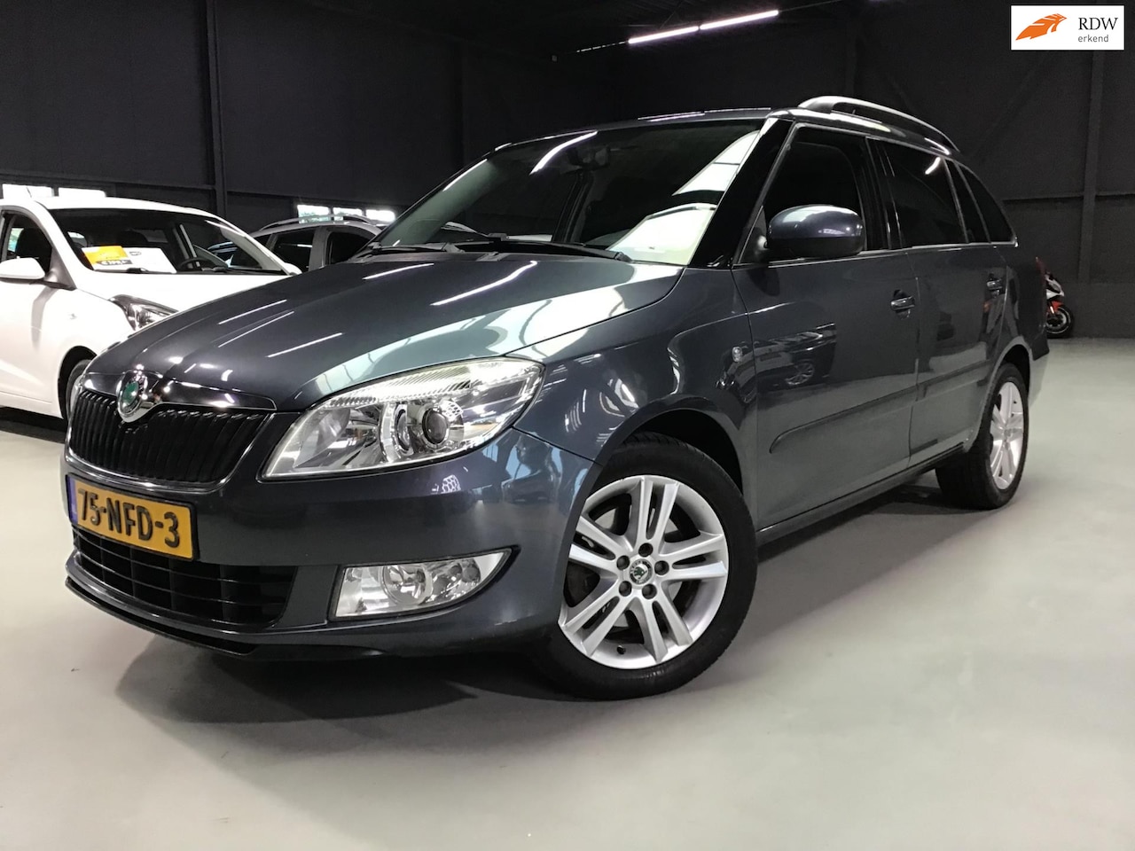 Skoda Fabia Combi - 1.2 TSI Dynamic I Automaat I Schuifkanteldak I Parksens I Cruise I Trekhaak I New dist ket - AutoWereld.nl