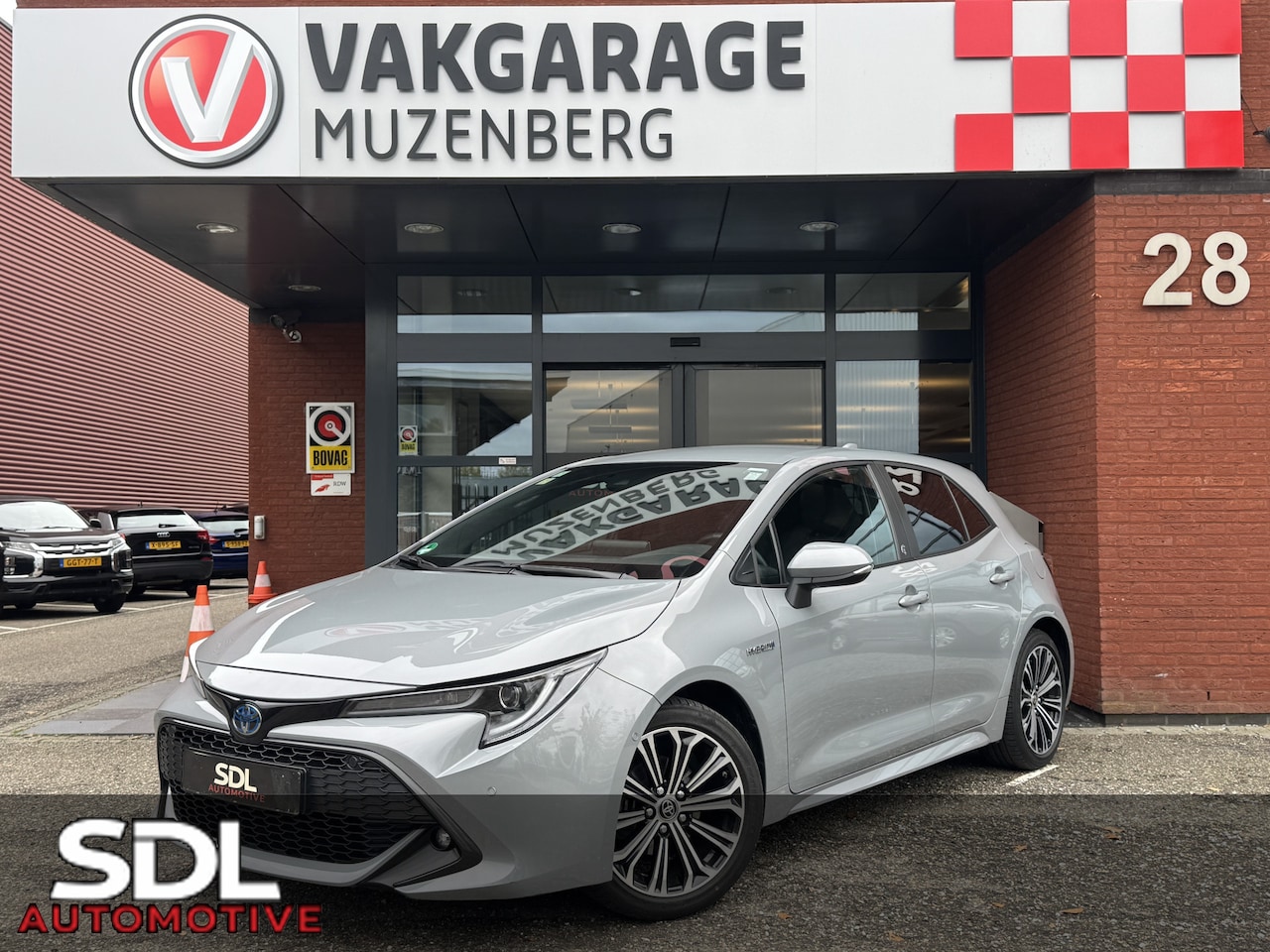 Toyota Corolla - 1.8 Hybrid Dynamic // APPLE CARPLAY / ANDROID AUTO // PDC // CAMERA // ADAPTIVE CRUISE // - AutoWereld.nl